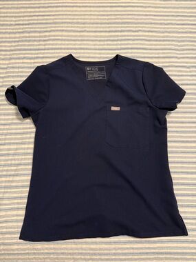 FIGS women's Black Petite Catarina
One-Pocket Scrub Top - XXS / Navy Blue